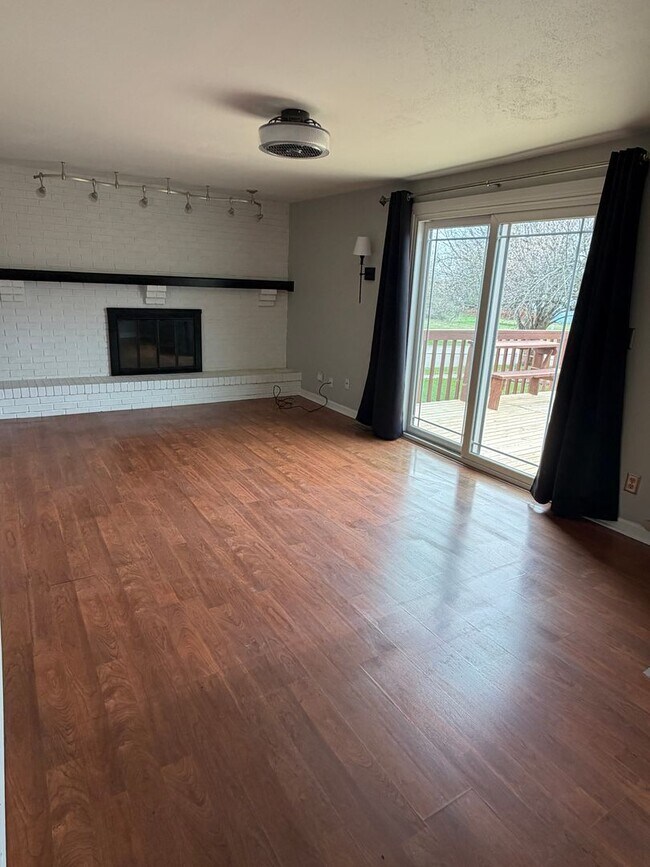 Photo - Great Four Bedroom Huber Home