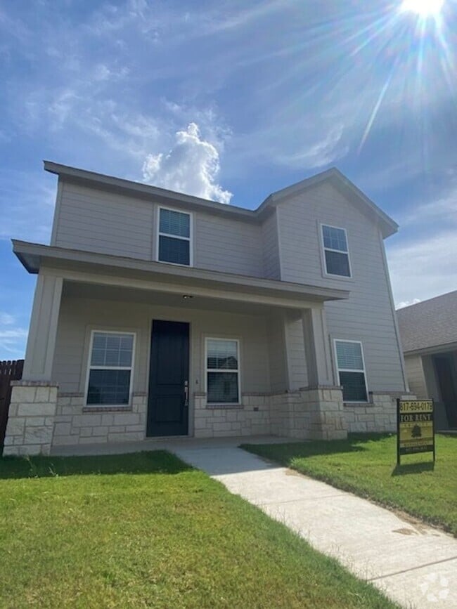 Building Photo - 4/2.5/2 - GREAT LOCATION near downtown and... Rental