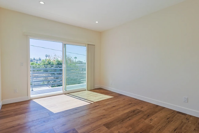 Photo - 2806 S Palm Grove Ave