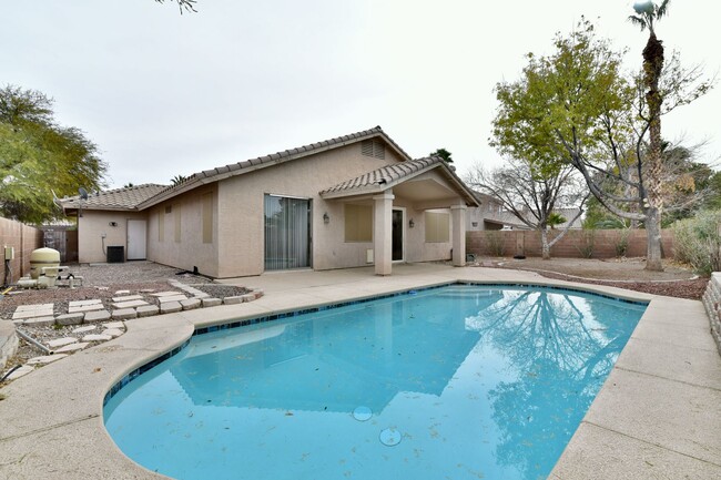 Photo - 1 Story with POOL