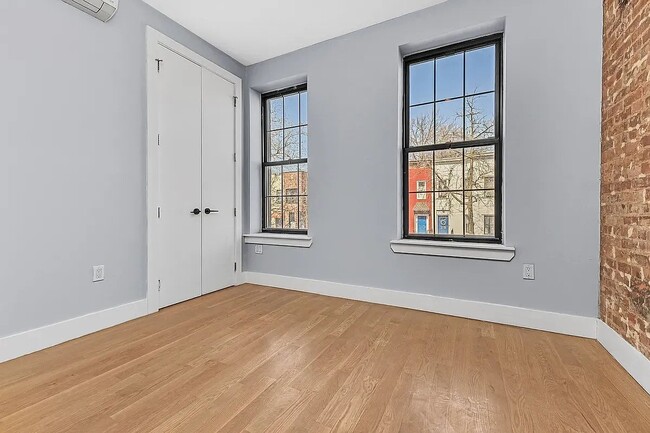 Photo - 540 Bainbridge St. Unidad 2L