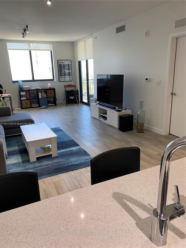 Photo - 999 SW 1st Ave Unit 1413