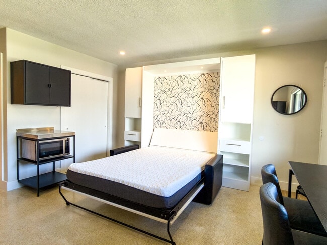 Photo - 47 NE 16th Pl Unit 3