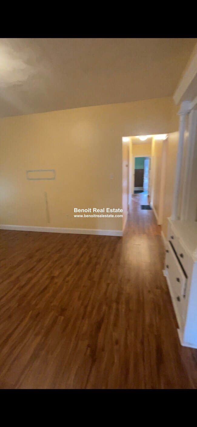 Photo - 225 Holland St