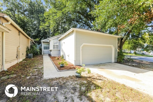 Building Photo - 548 Portland Cir