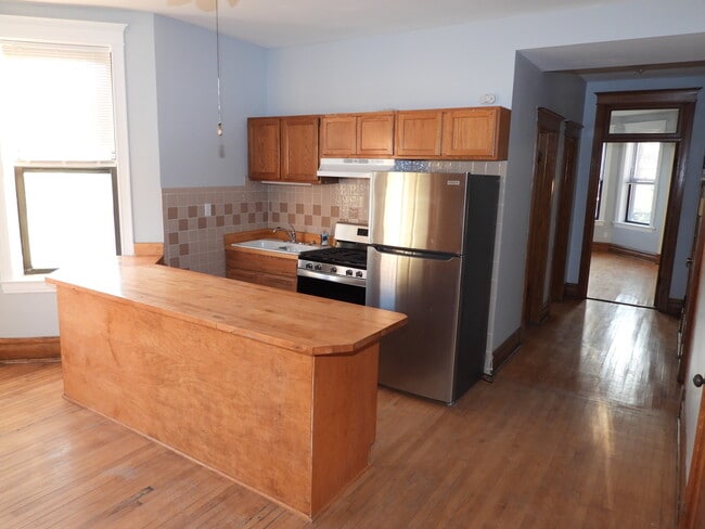 Photo - 2519 S Millard Ave Unidad 3