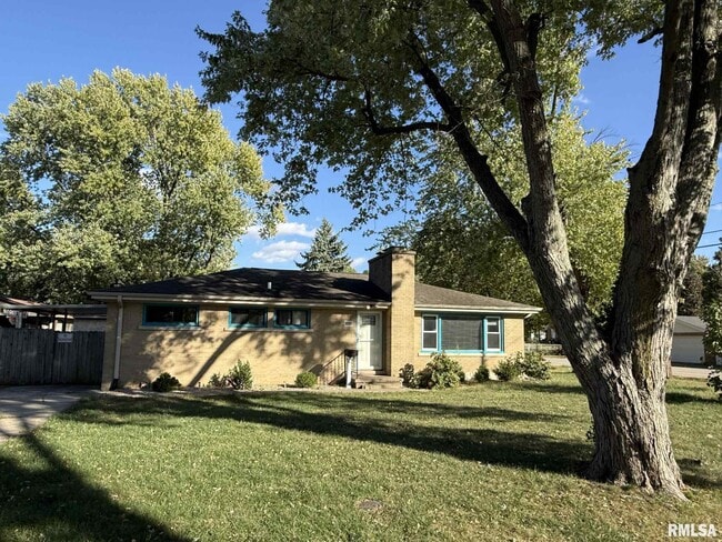 Building Photo - 3250 S 1st St