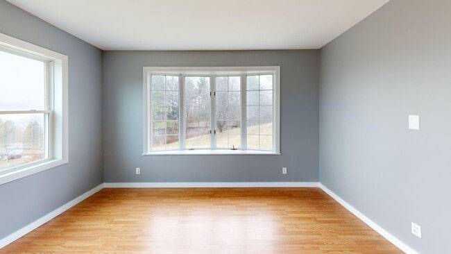 Photo - Beautifully maintained single-level ranch home