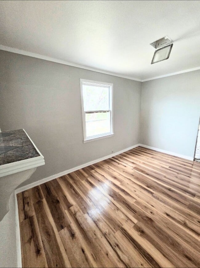 Photo - 928 Box Elder St