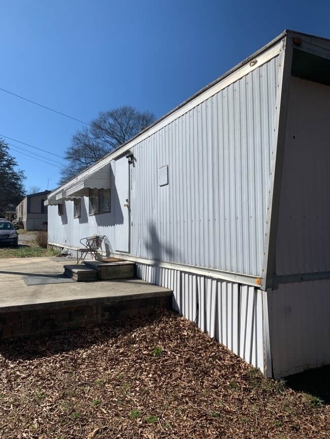 Mobile Home in Greenville House Rental in Greenville, SC