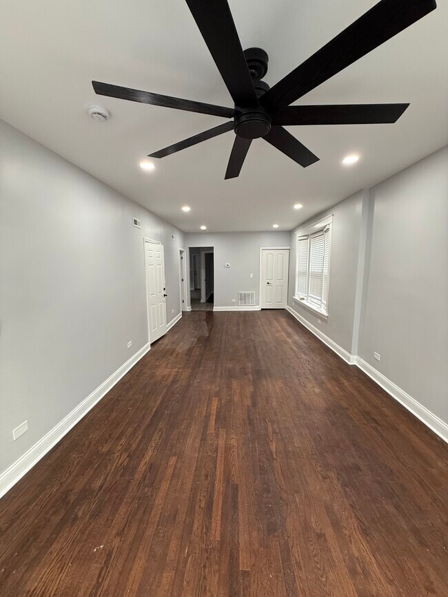 Photo - 7123 S Cornell Ave