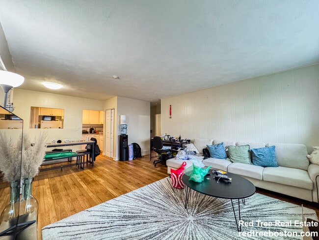 Building Photo - 11 Hodges Ave Unit 4