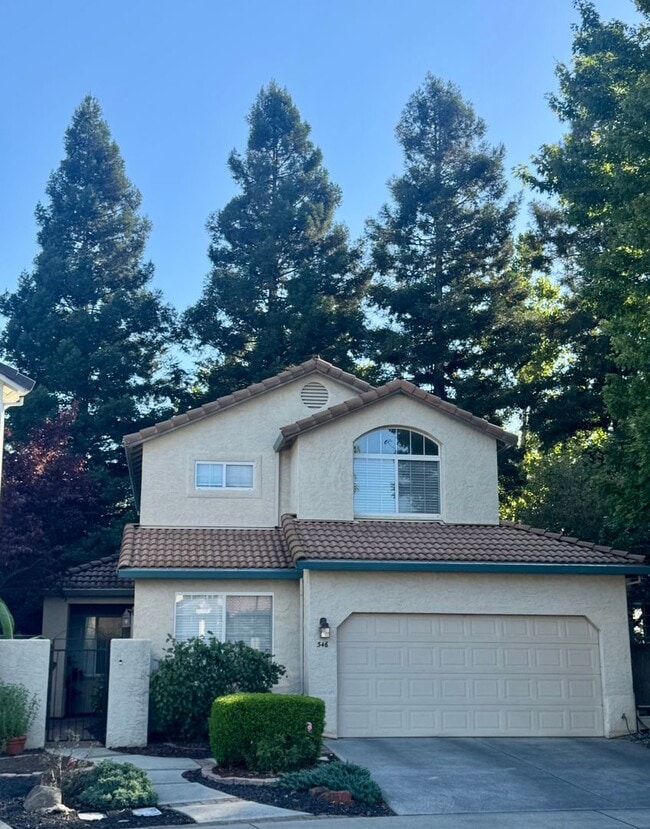 Building Photo - Spacious 2 Bed, 2.5 Bath Home with Loft, Vaulted Ceilings & Private Yard