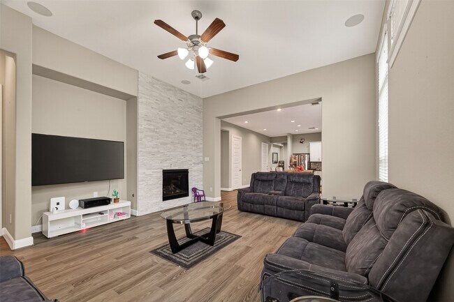 Photo - 2209 Hidden Meadow Ln