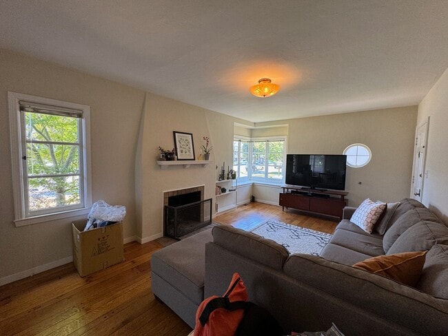 Photo - 919 Santa Clara Ave Unit #A