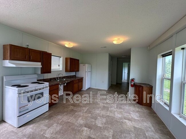 Photo - 8086 Heck Dr Unidad #7