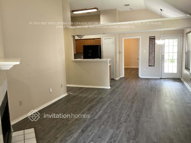 Photo - 6736 Driffield Cir E