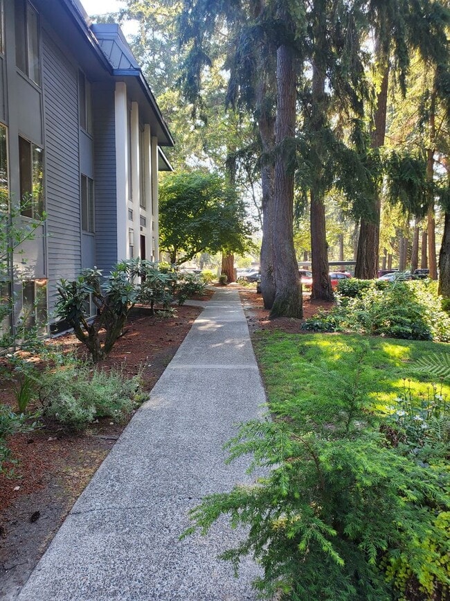 Photo - 8521 Zircon Dr SW Unidad #063