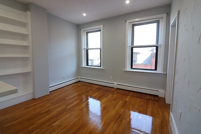 Photo - 39 Irving St Unidad 4