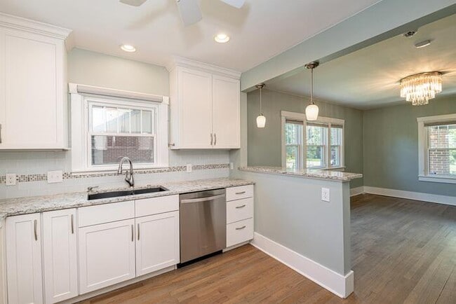 Photo - 3738 Zenobia St