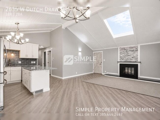 Building Photo - 2635 W Dutch Draw Unit A