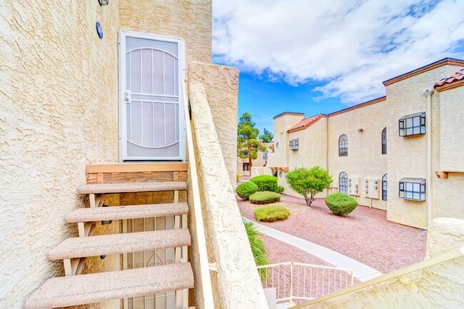 Photo - 2980 Juniper Hills Blvd