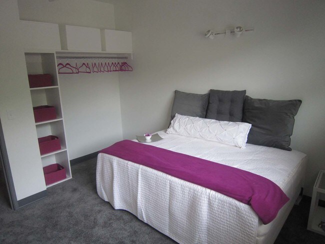 Photo - Humbucker Apartments