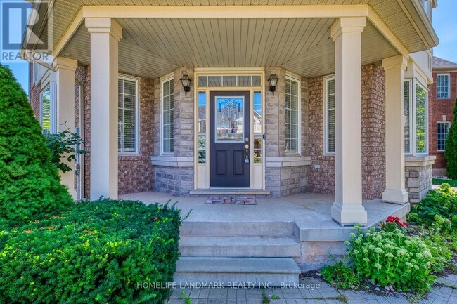 Photo - 2196 Highcliffe Way