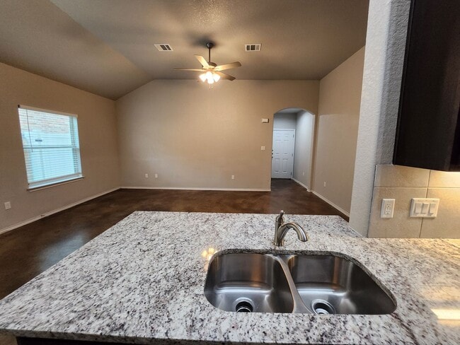 Photo - 620 Heathers Wy