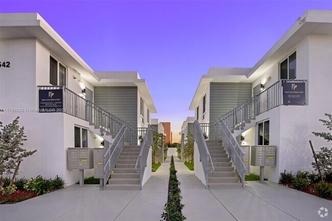 Building Photo - 1542 NW 2nd St Unit 101 Rental