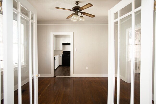 Photo - 1626 Gum St