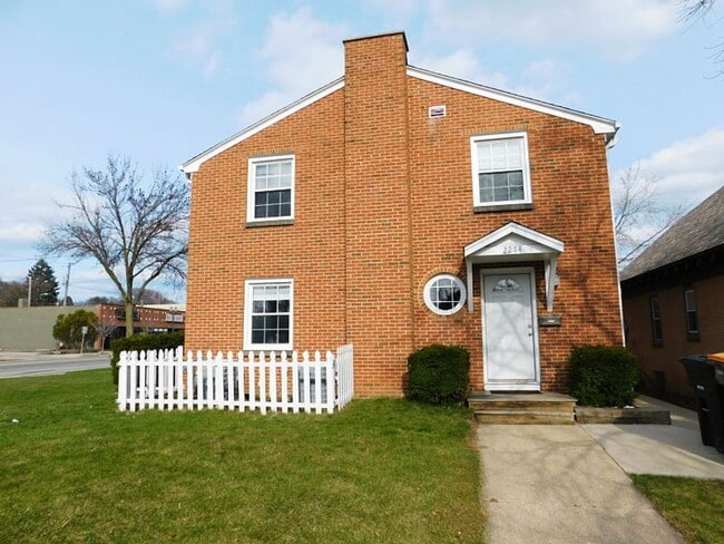 Building Photo - 2274 N 61st St