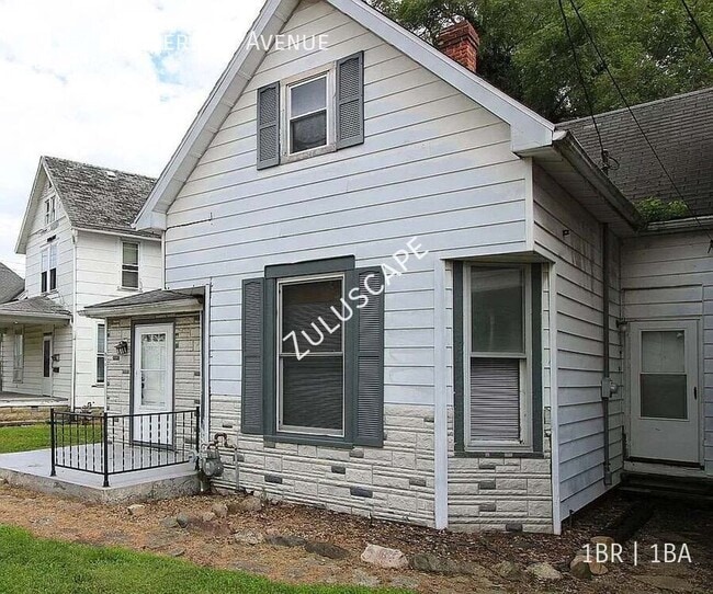 Building Photo - 511 W Riverside Ave