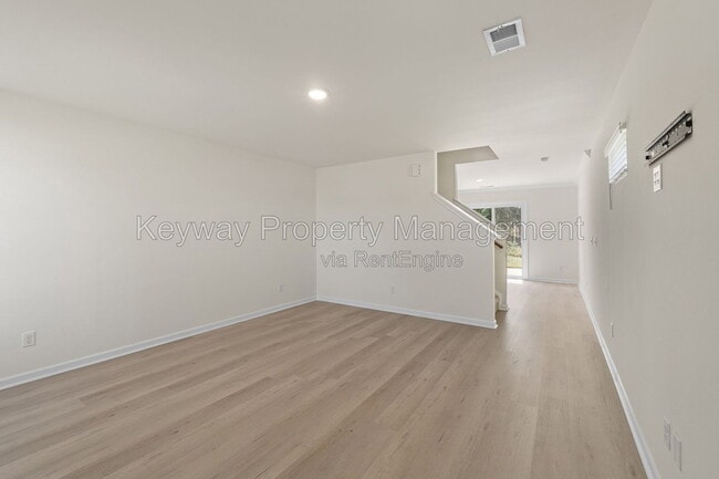 Photo - 5057 Needle Palm Rd NW