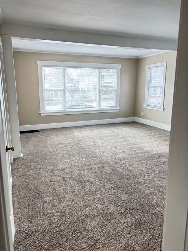 Photo - Newly Remodeled 4 Bedroom / 2 Bathroom House in the '07