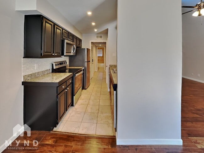 Photo - 7525 Holly Hill Dr Unidad 64