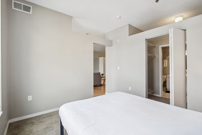 Photo - 616 Washington Ave S Unit ID1014595P