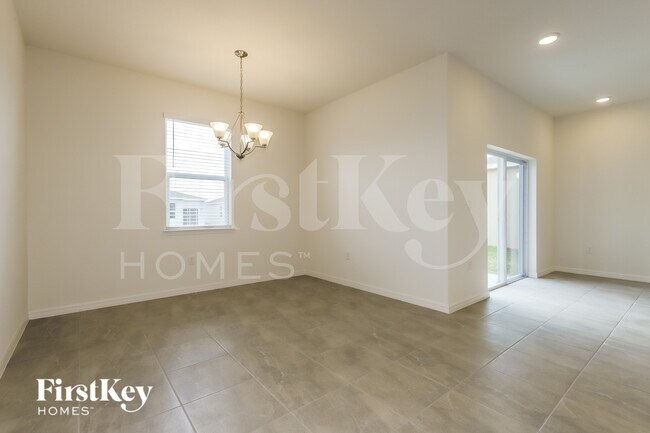 Photo - 527 Crown Rose Dr