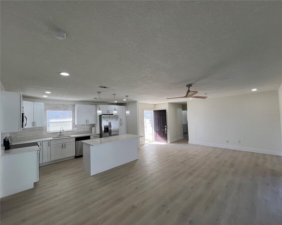 Photo - 2502 Tropical Shores Dr SE