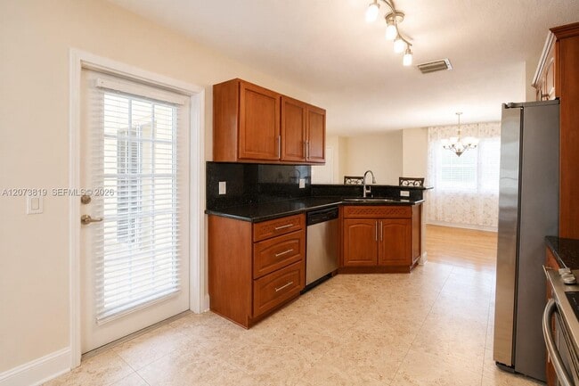Photo - 754 NE 90th St Unidad 702