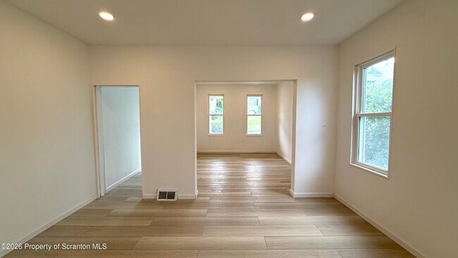 536 N Garfield Ave