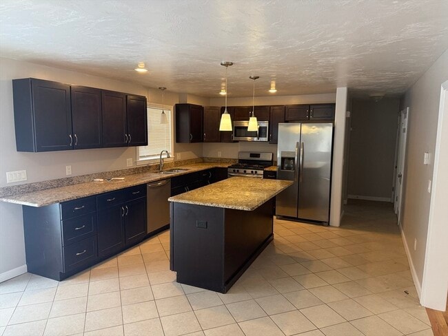 Photo - 48 Colonial Way