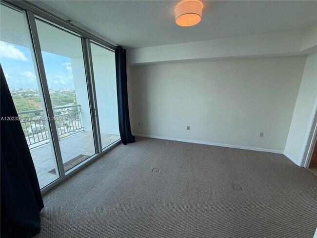 Photo - 2021 SW 3rd Ave Unit 902