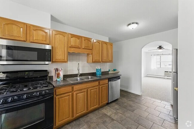 Building Photo - 549 Russell Rd Unit # Rental