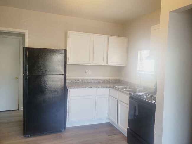 Photo - 510 S Pine St Unit 510 S. Pine St. Apt. 1