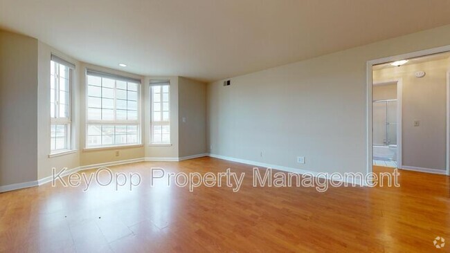 Building Photo - 2332 Taraval St Rental