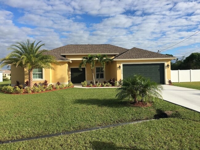 Building Photo - 5866 NW Mesa Cir