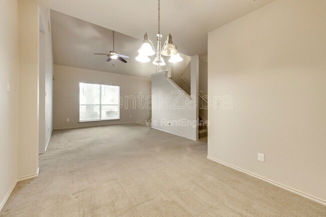 Photo - 902 Astaire Ave