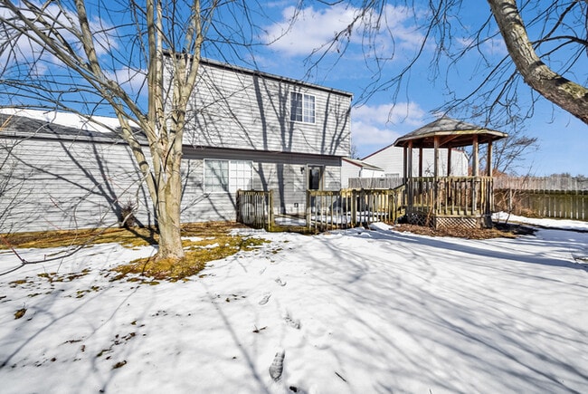 Photo - 47 Meadow Ct W