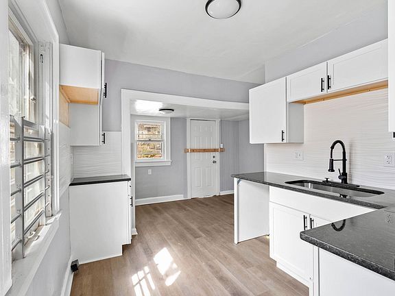 Photo - 5614 Brooklyn Ave